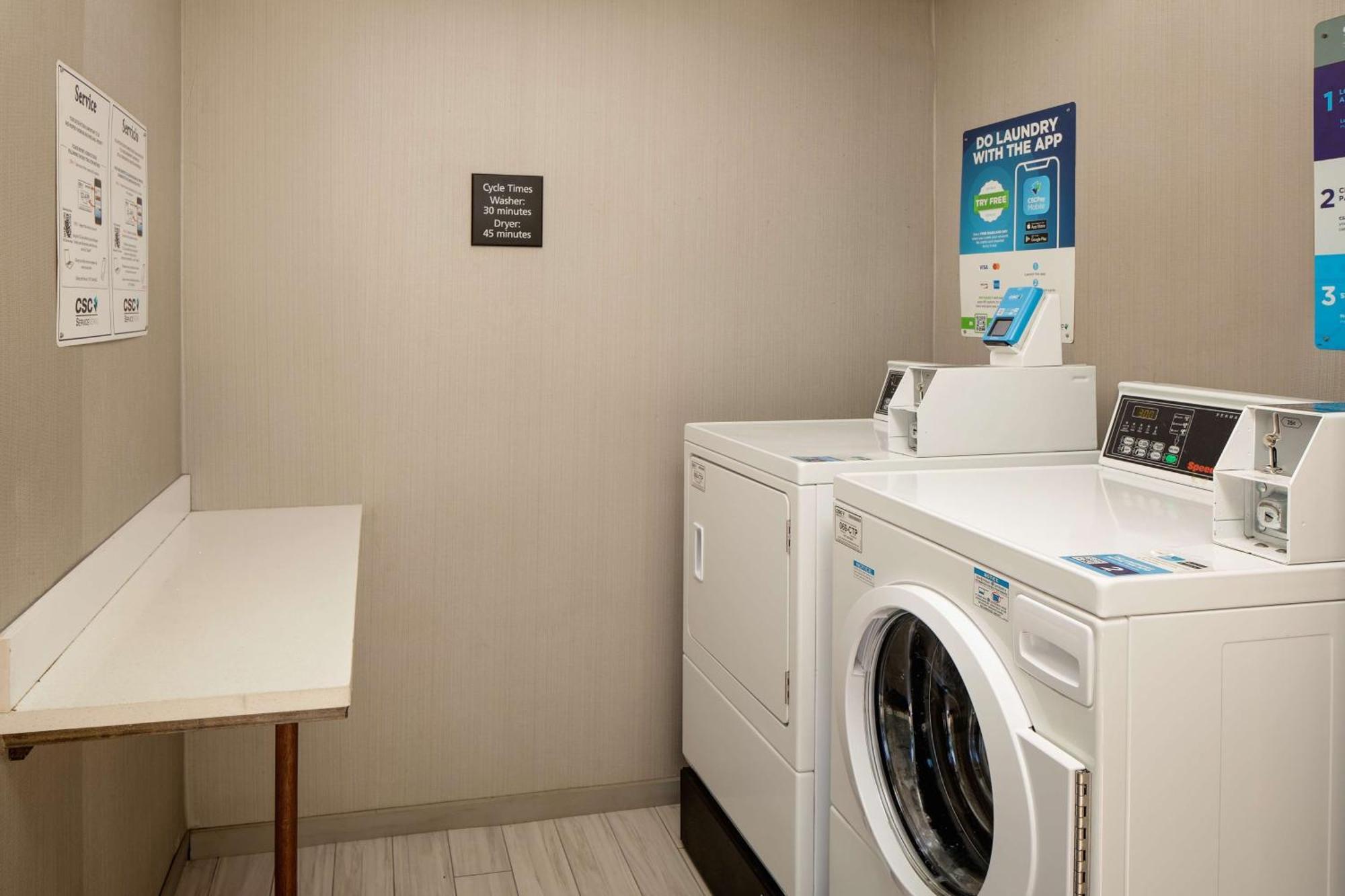 Hampton Inn & Suites Nashville-Airport Bagian luar foto